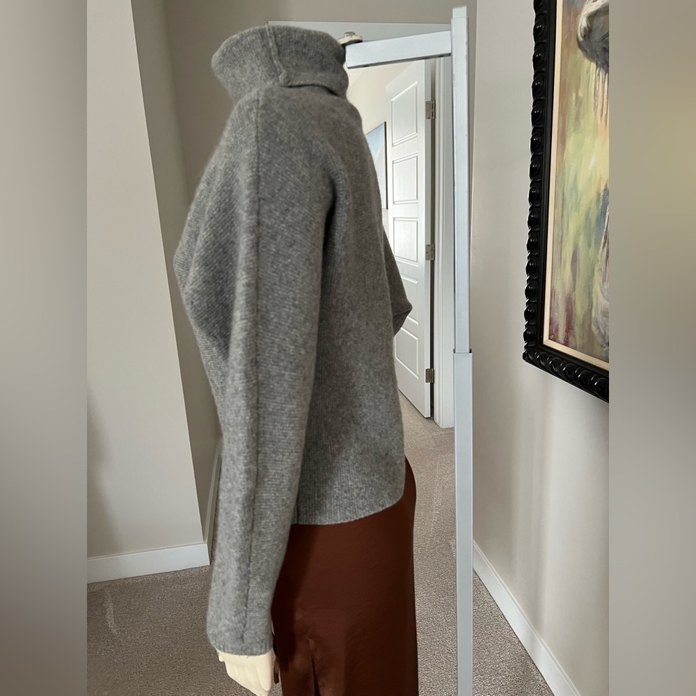 Babaton Gray Cashmere Turtleneck Sweater – XXS - Picture 5 of 9